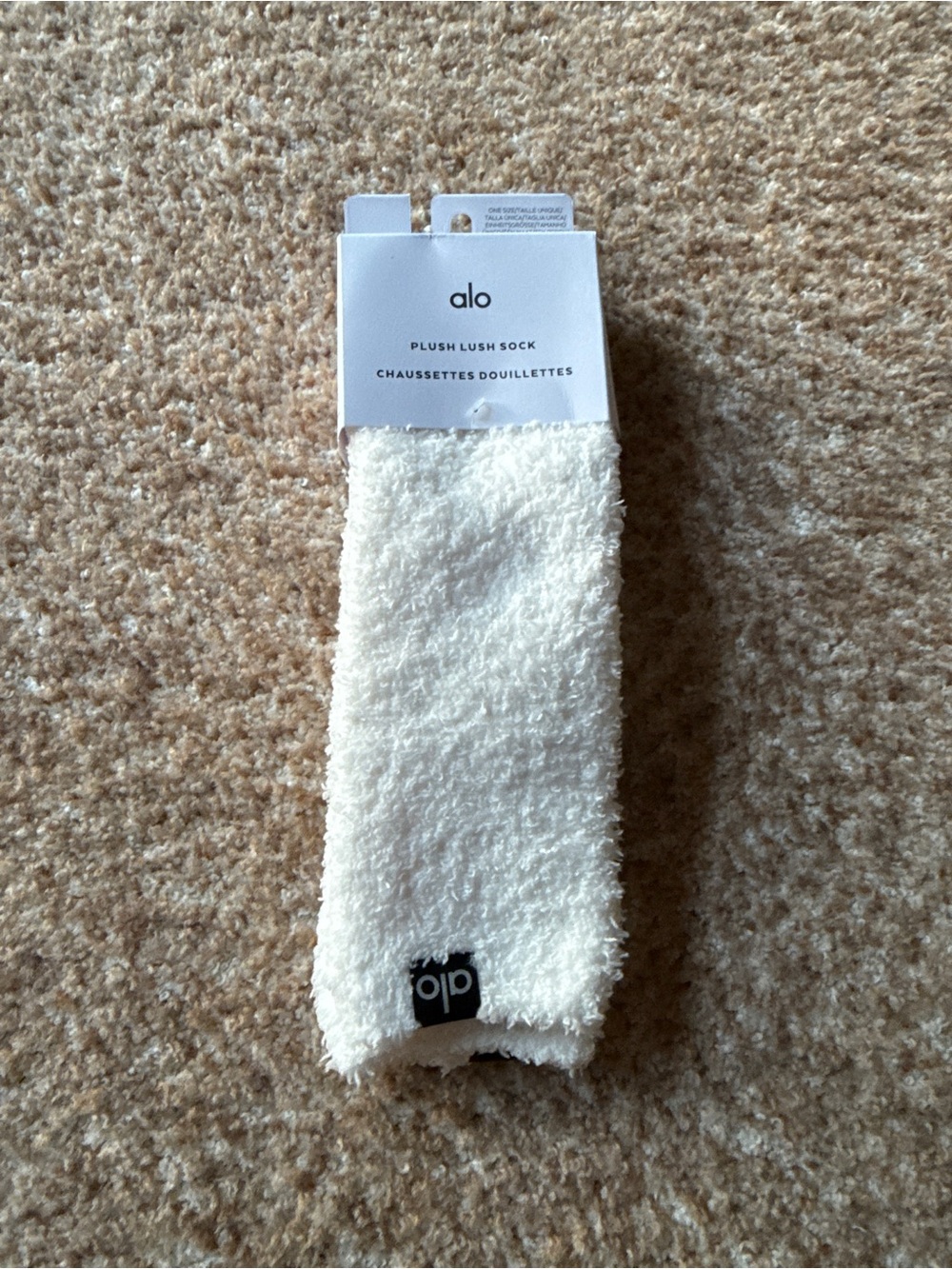 NWT ALO Yoga Plush Lush Socks in Cream - Cozy Plush Comfort